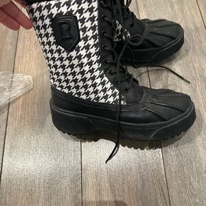 RUDSAK Black and White Houndstooth Boots